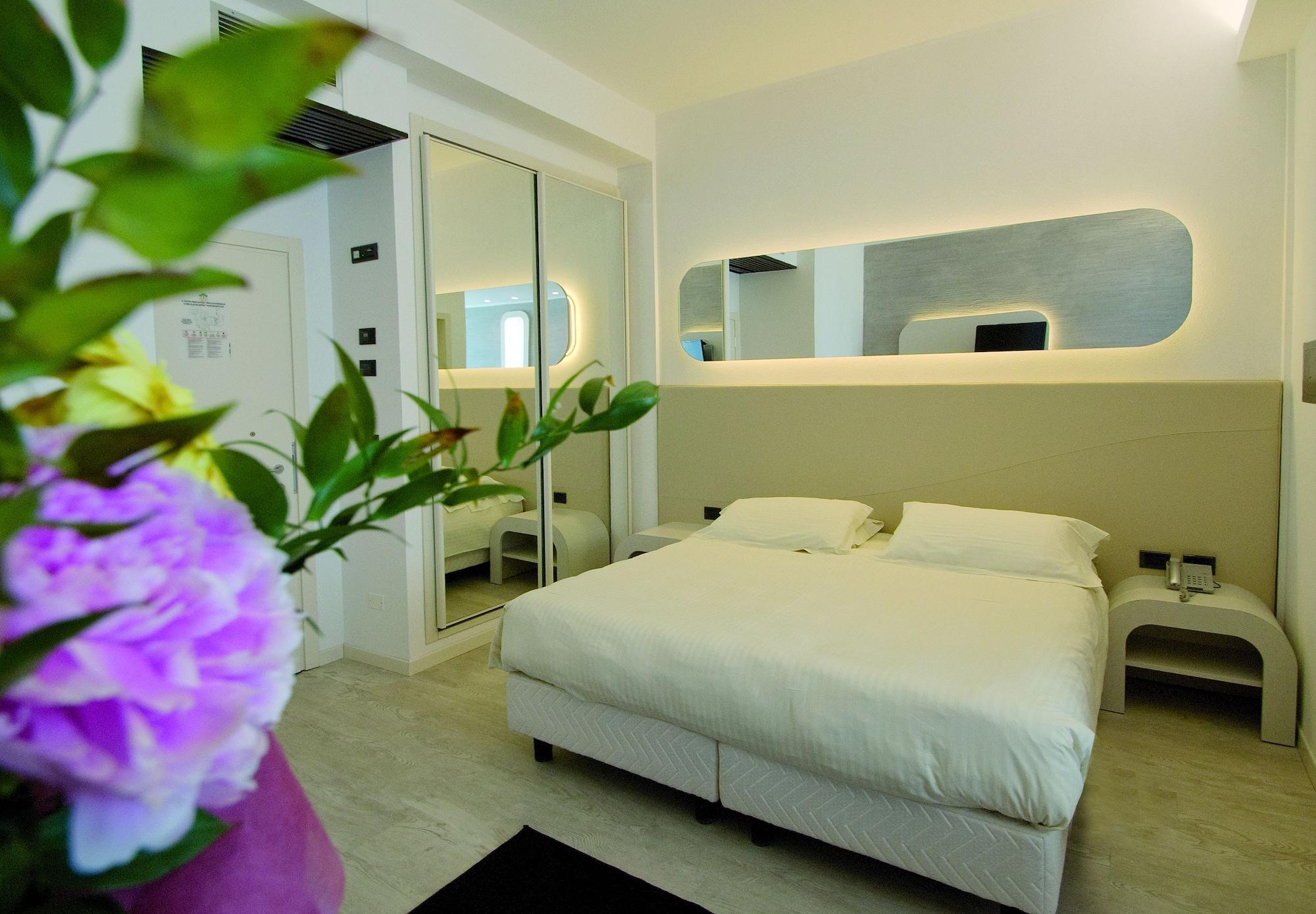 Hotel Le Palme - Premier Resort ミラノ・マリッティマ エクステリア 写真