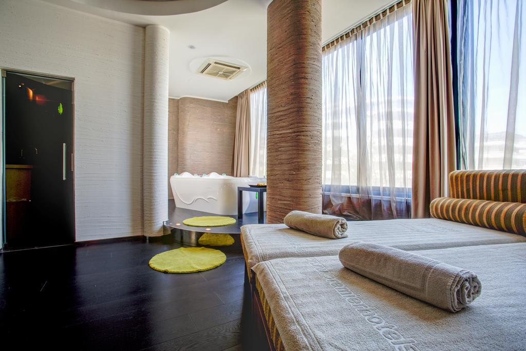 Hotel Le Palme - Premier Resort ミラノ・マリッティマ エクステリア 写真
