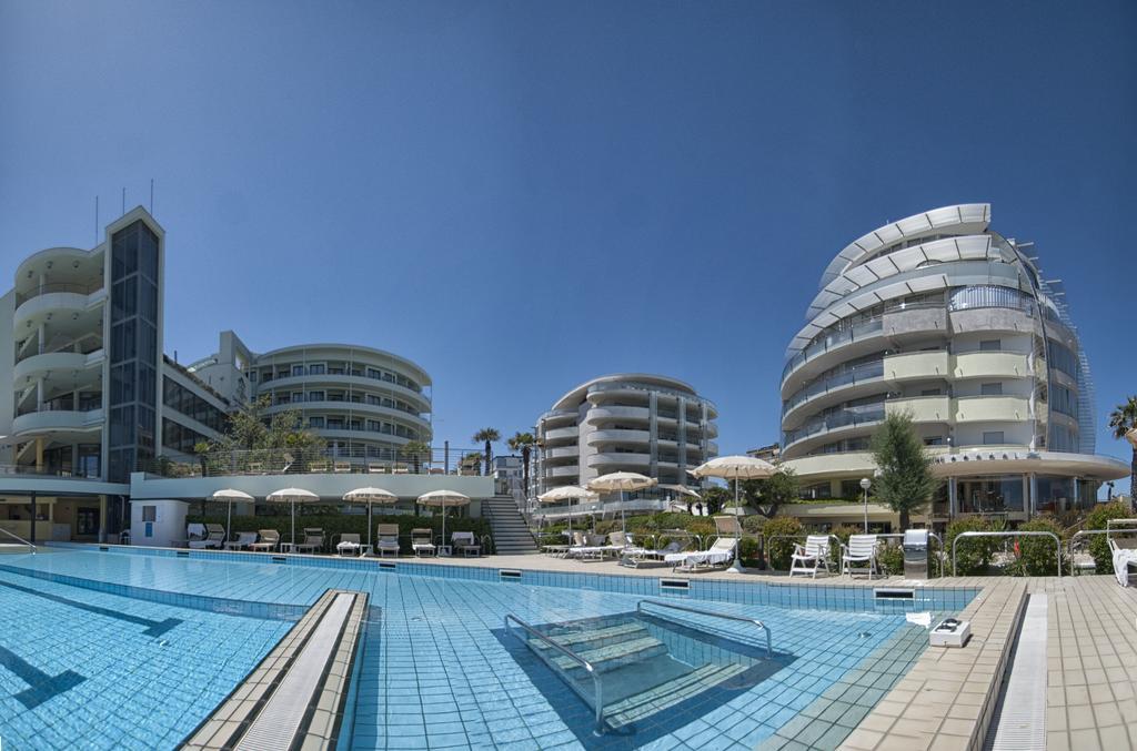 Hotel Le Palme - Premier Resort ミラノ・マリッティマ エクステリア 写真